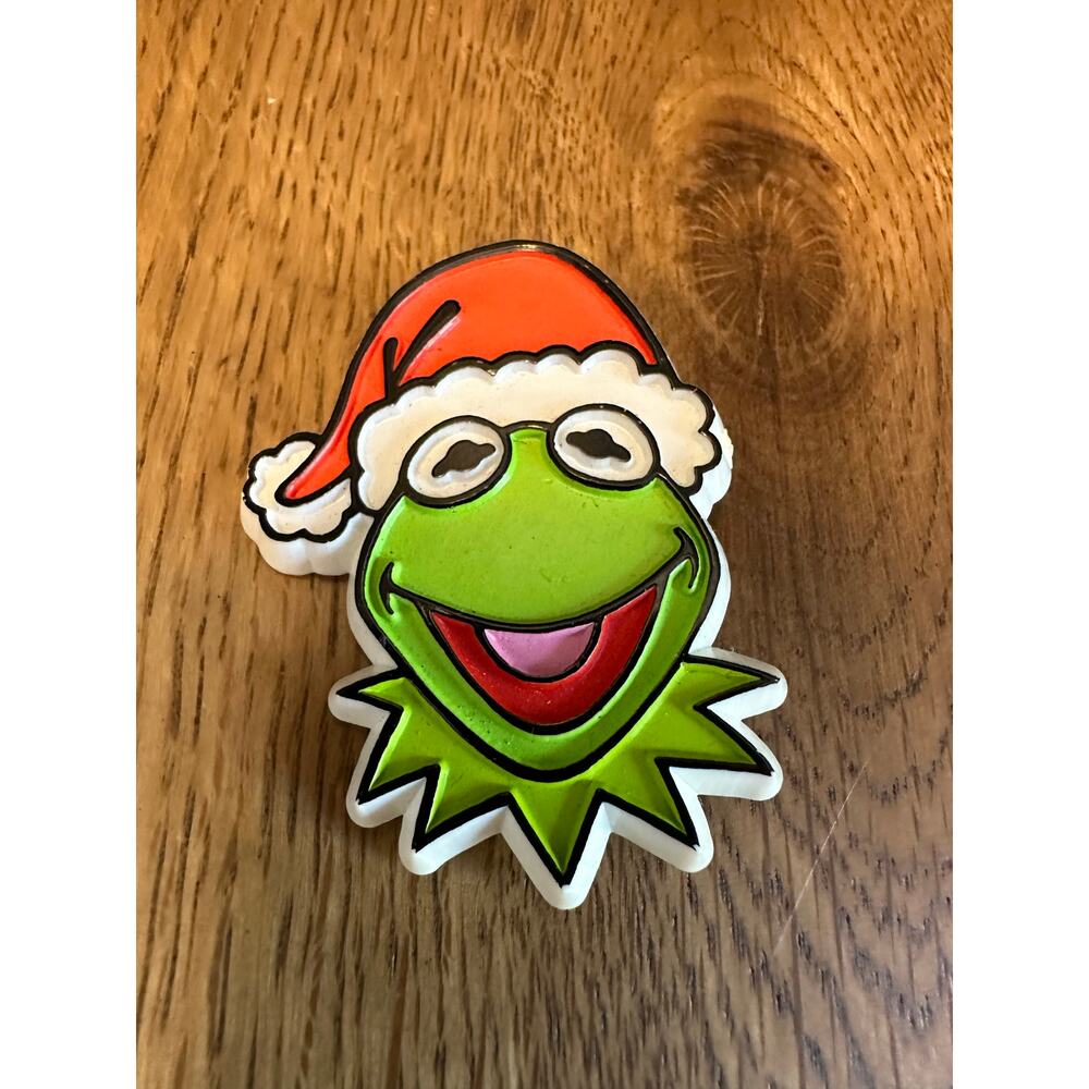 Henson Associates  1979 Kermit the Frog Santa Christmas Pin Brooch